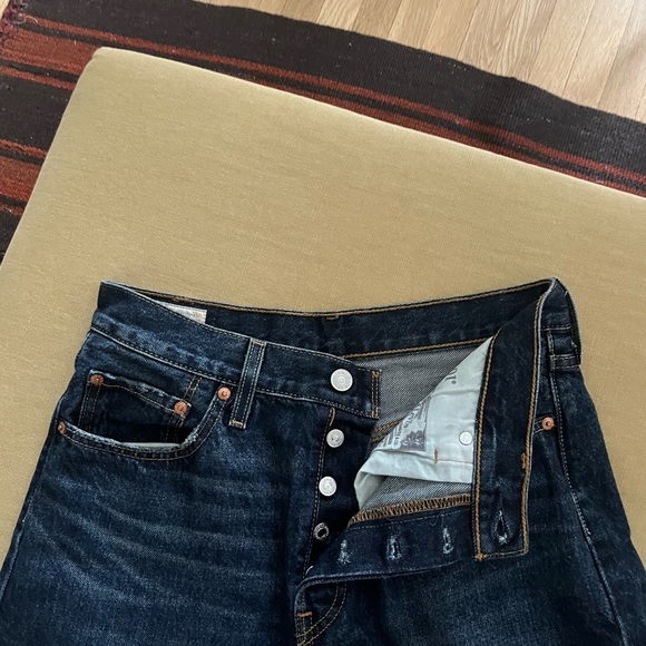 Levi’s 501 original fit - dark wash - worn once ! - Picture 3 of 5